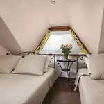 Korona Privatunterkunft *